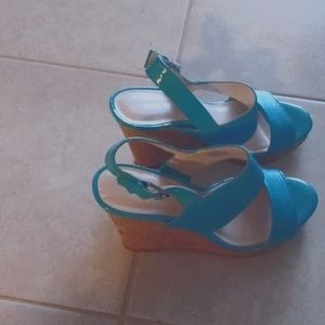 Nine West shoe in the colour turquoise. Fairly new